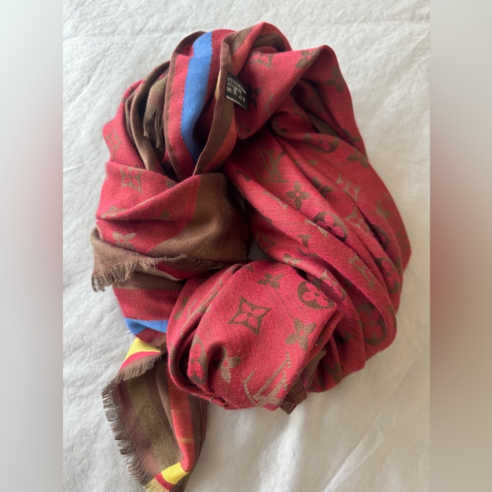 Red and Brown Patterned Scarf